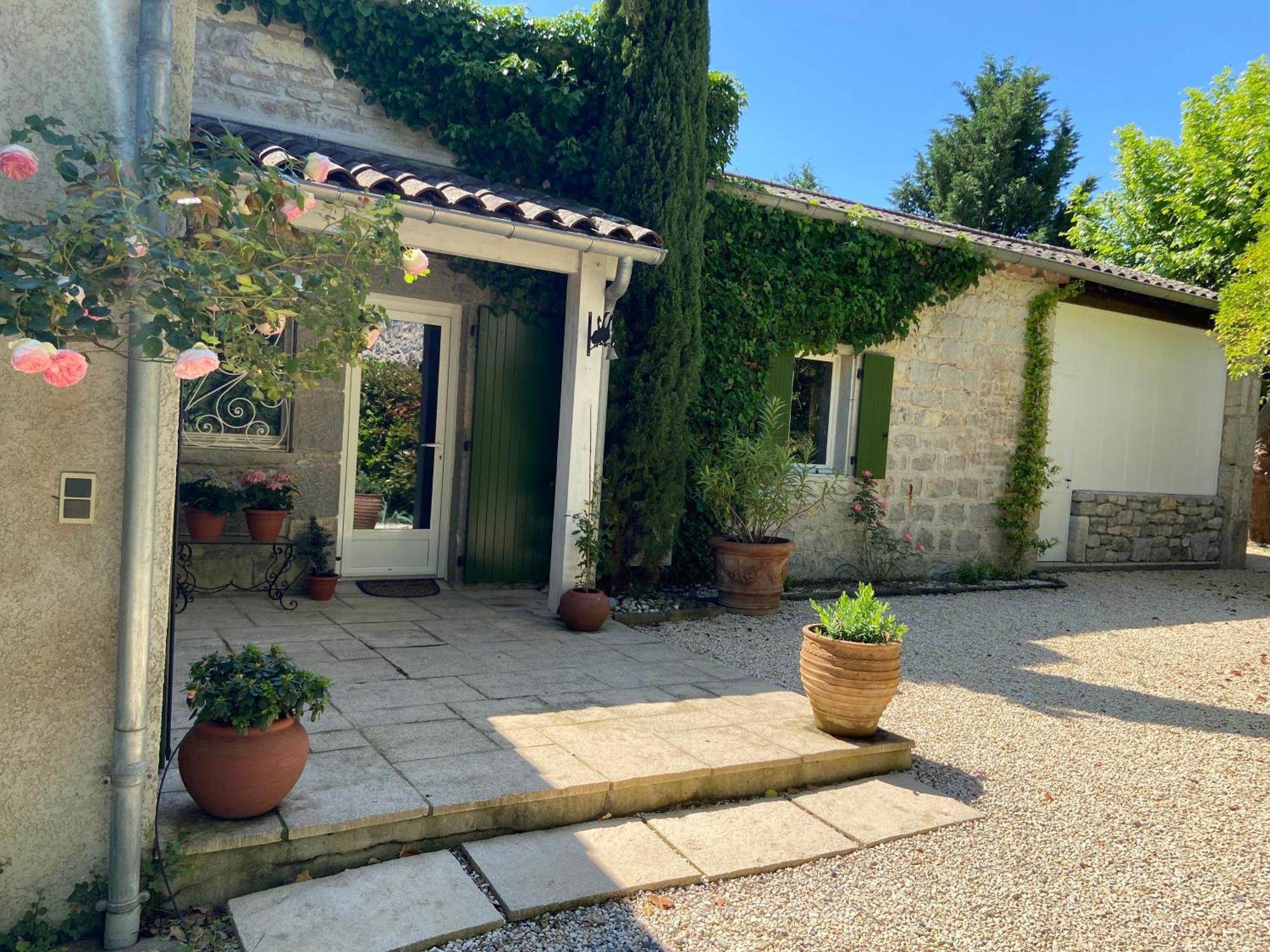 Jas De Berrias Chambre D'Hote Exterior photo